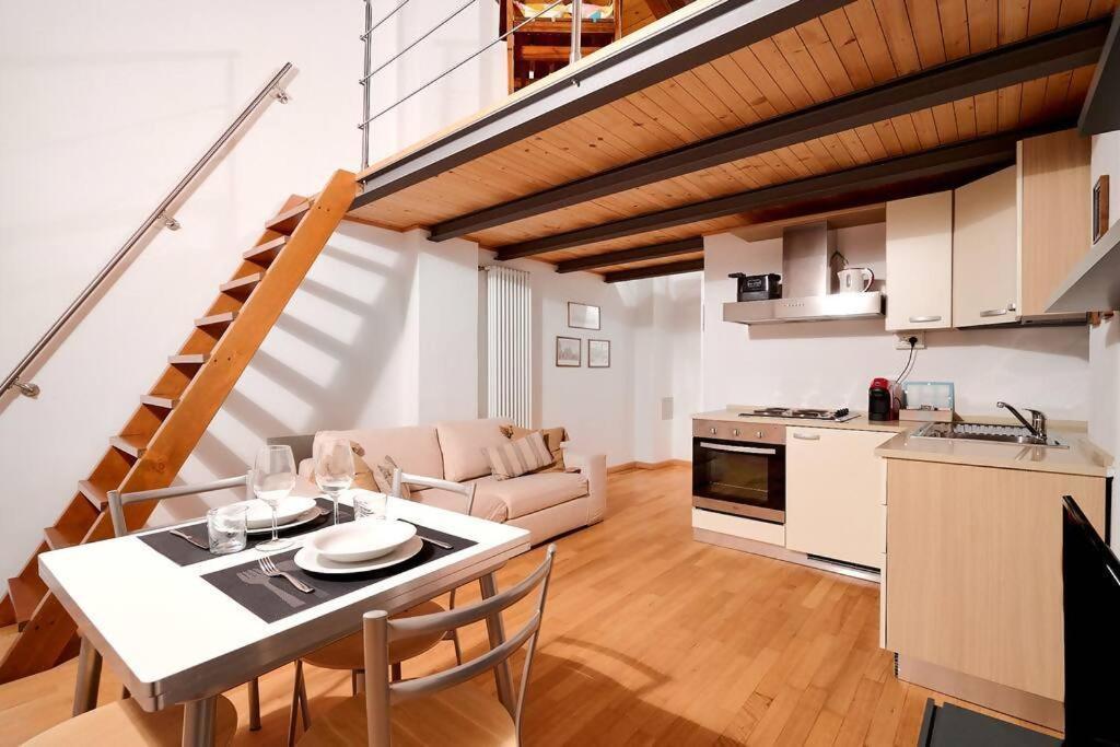 Johnny Suites Bergamo Alta Εξωτερικό φωτογραφία