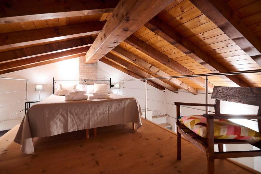 Johnny Suites Bergamo Alta Δωμάτιο φωτογραφία